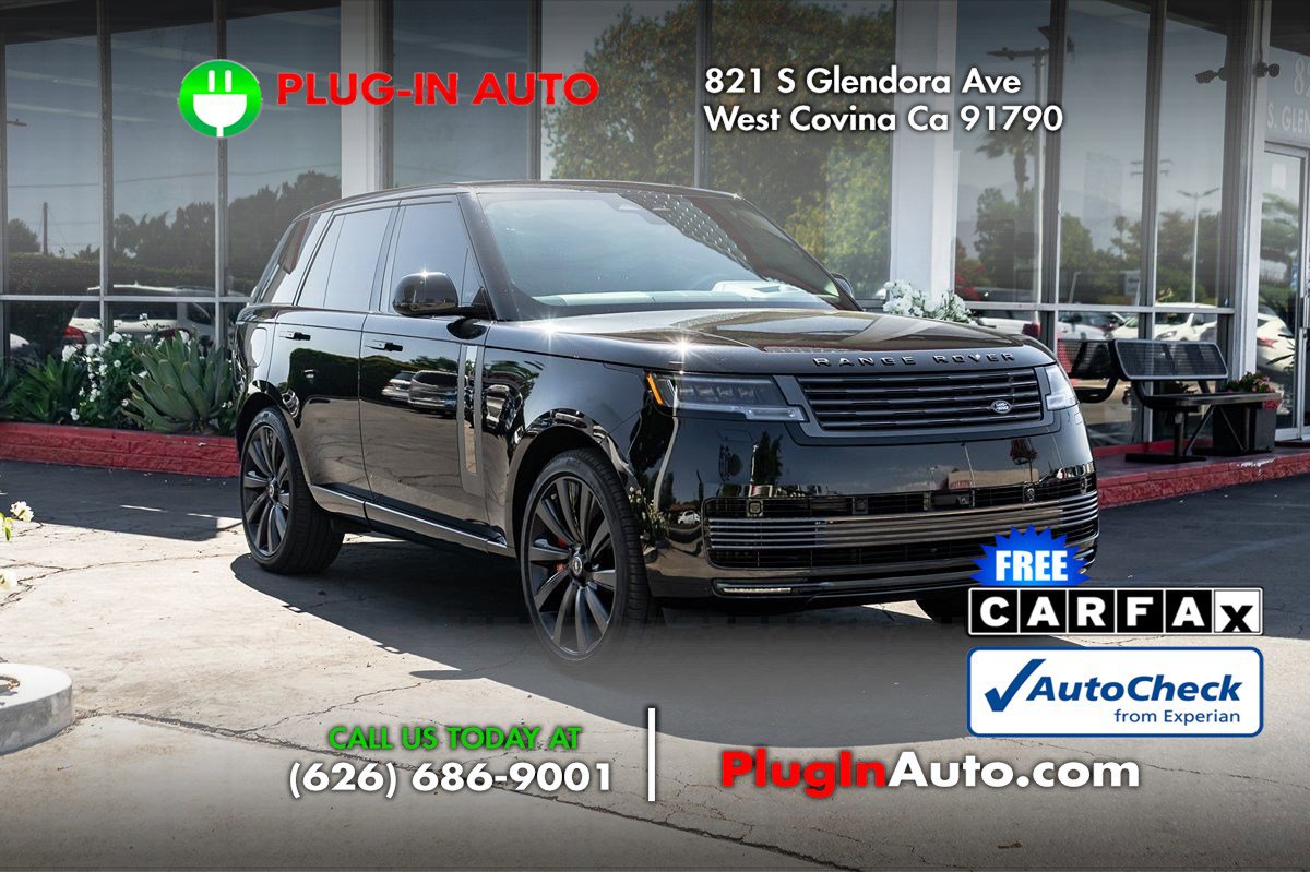 Used 2025 Land Rover Range Rover SV image 3
