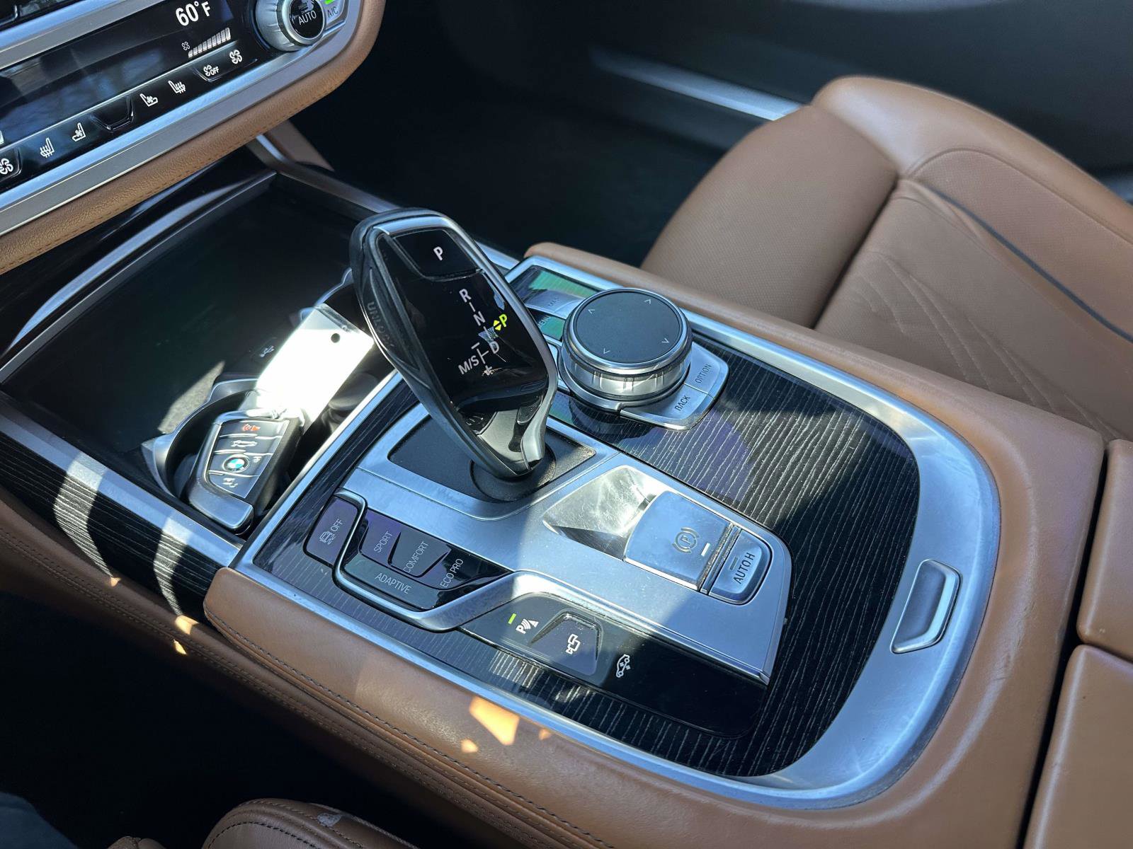 Used 2020 BMW 750i xDrive w/ M Sport Package AWD/4WD image 28