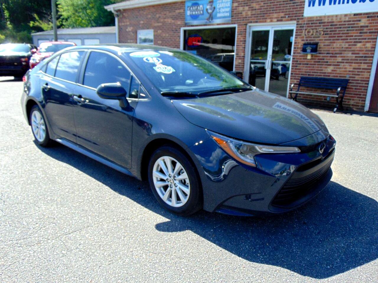 Used 2025 Toyota Corolla LE image 3