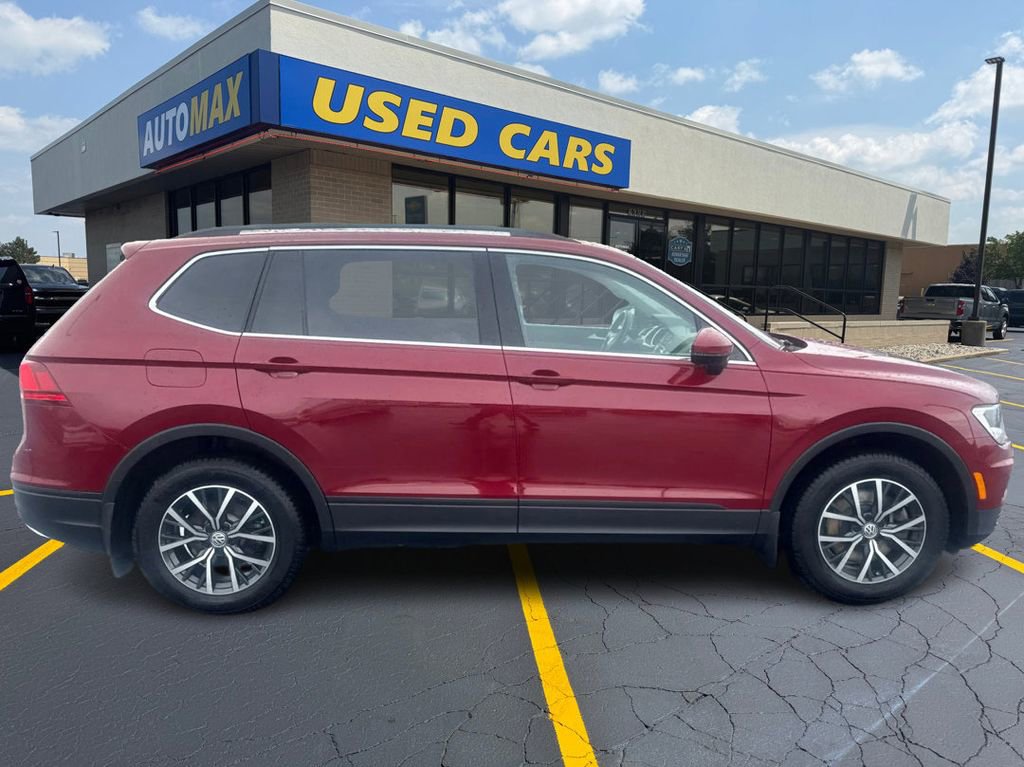 Used 2019 Volkswagen Tiguan SE w/ Panoramic Sunroof Package image 2