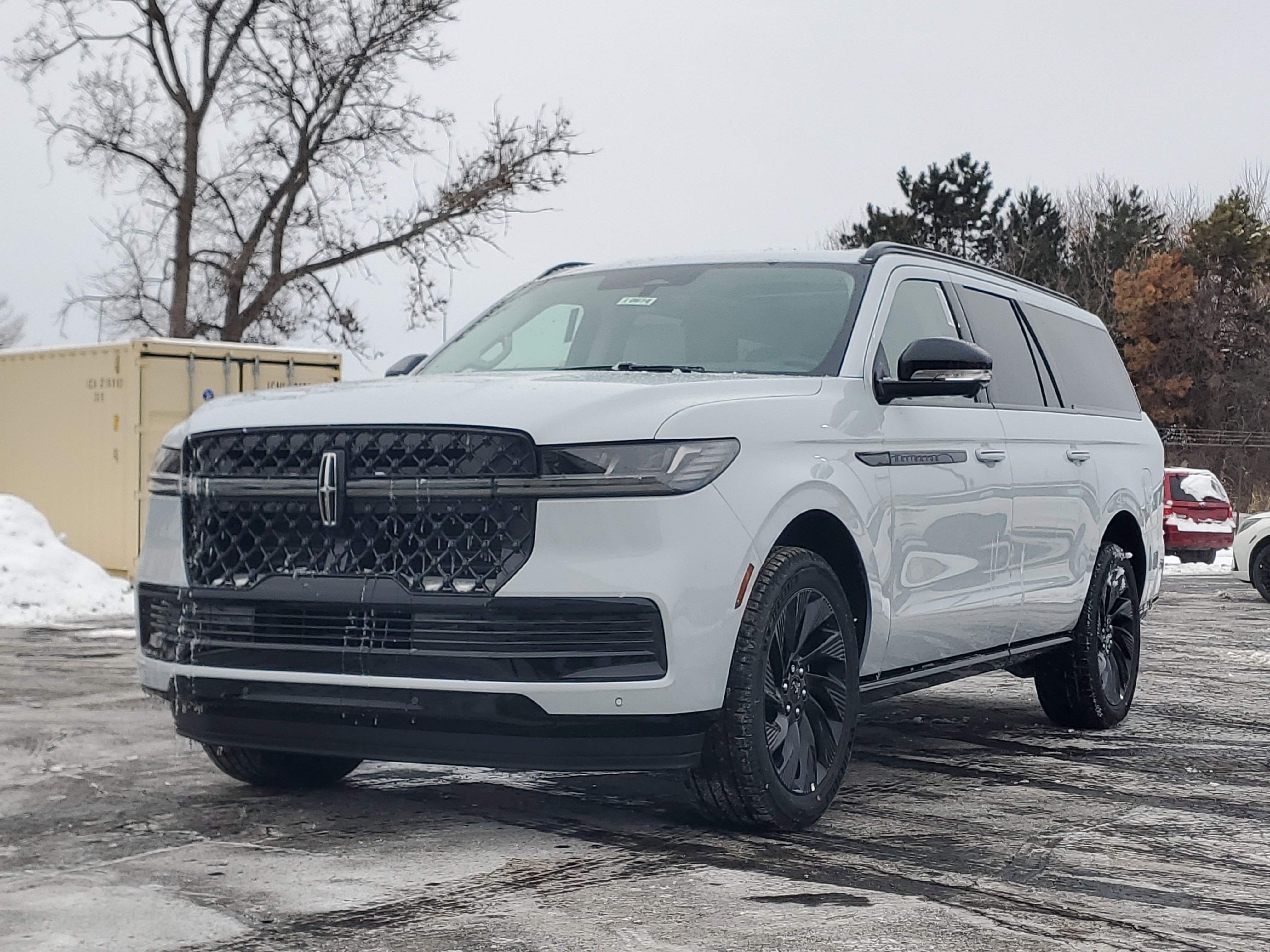 New 2026 Lincoln Navigator L Reserve w/ Jet Appearance Package image 2