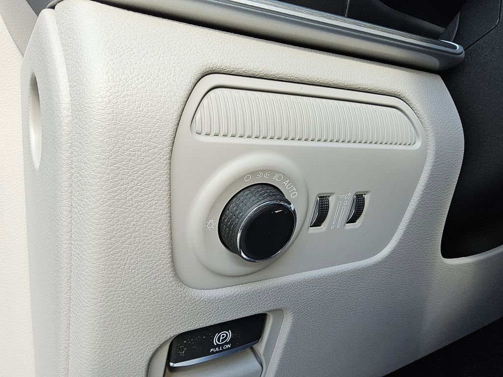 New 2026 Jeep Grand Wagoneer L Limited image 30