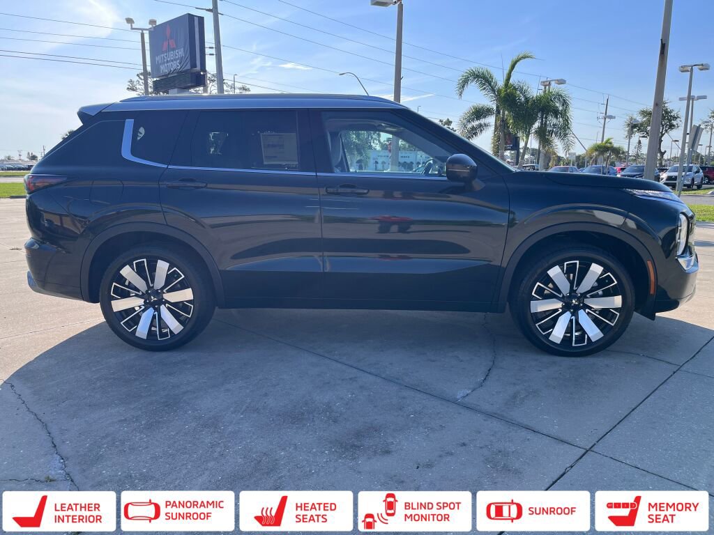 New 2025 Mitsubishi Outlander AWD image 2
