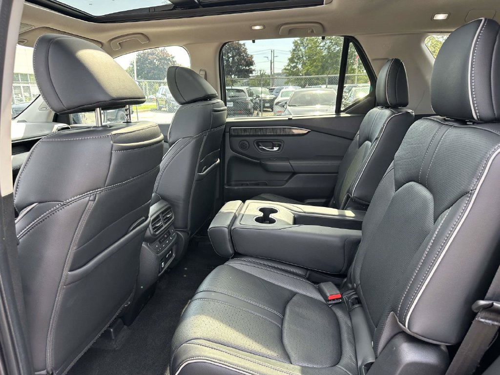 Certified 2023 Honda Pilot Elite image 9