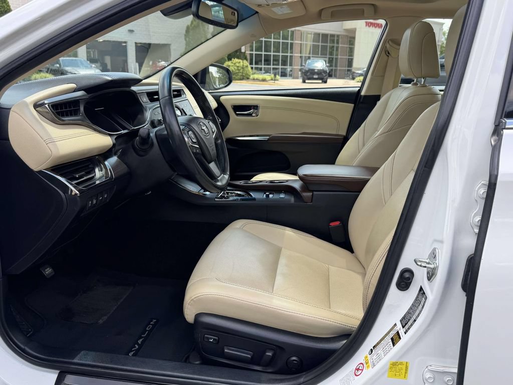 Used 2017 Toyota Avalon Limited w/ Carpet Mat Package FWD image 16