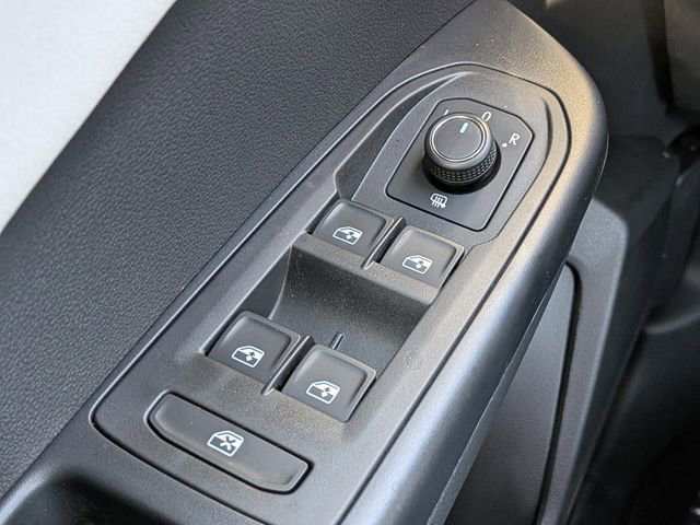 New 2026 Volkswagen Taos SE FWD image 24