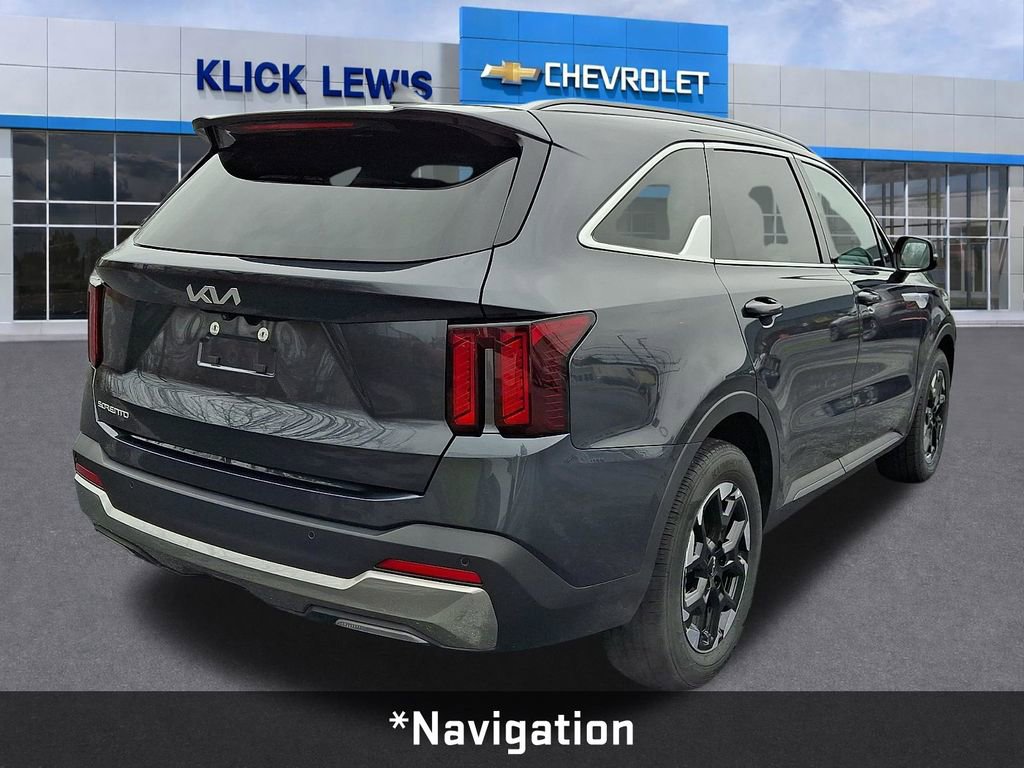 Used 2024 Kia Sorento S image 8