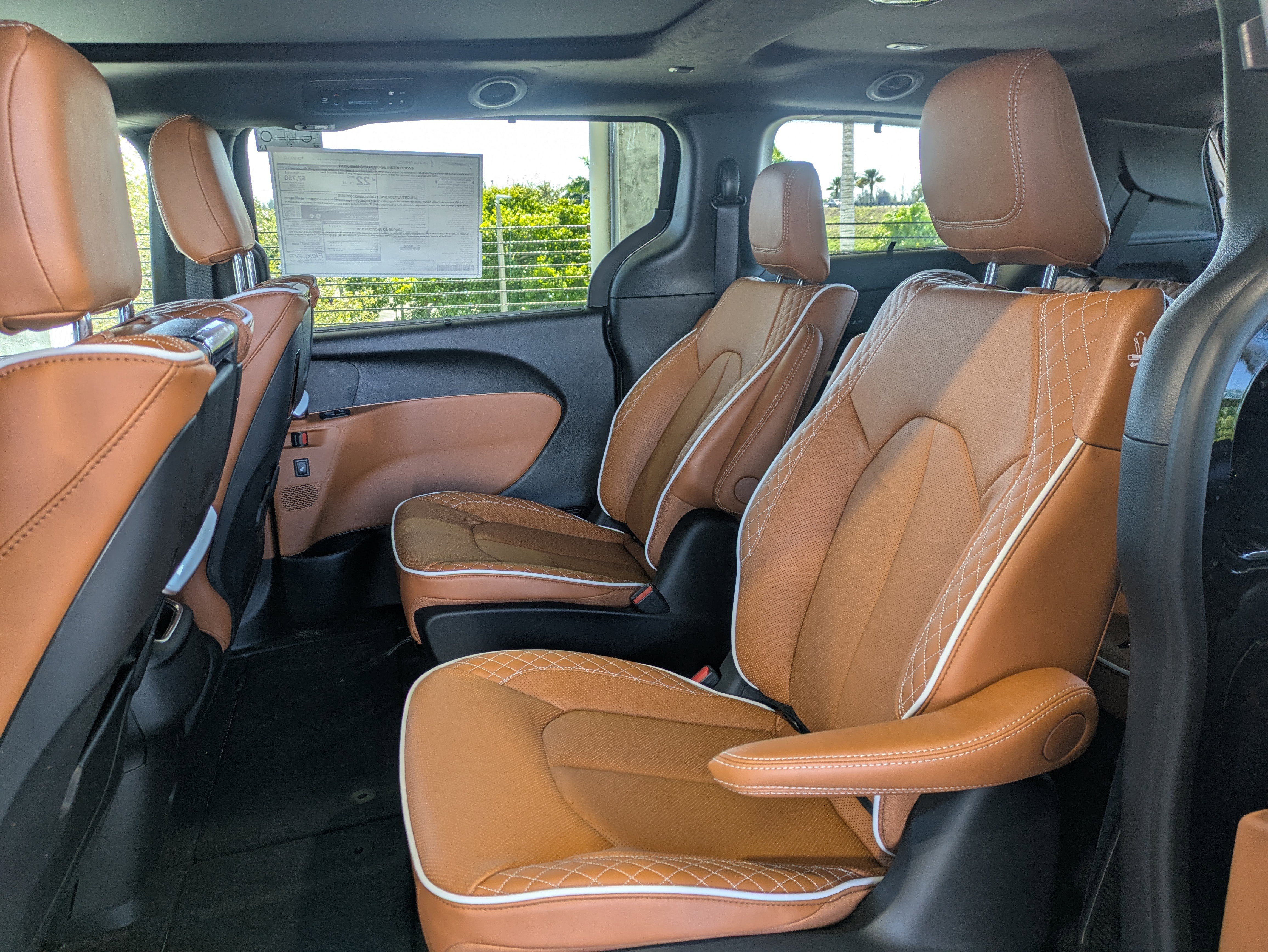 New 2026 Chrysler Pacifica Pinnacle w/ Trailer Tow Group image 15