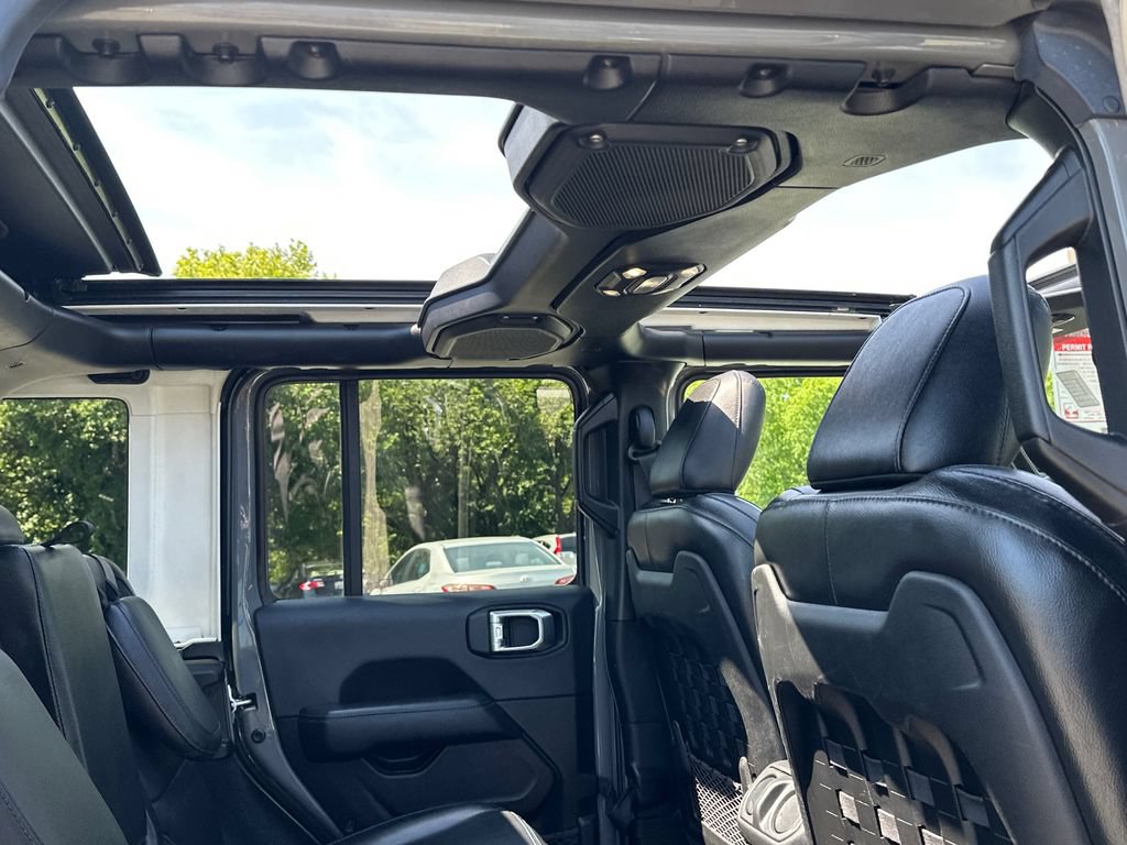 Used 2022 Jeep Wrangler Unlimited Rubicon 4xe w/ Cold Weather Group AWD/4WD image 12