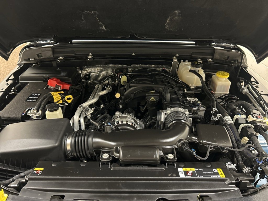 Used 2024 Jeep Gladiator Sport image 12