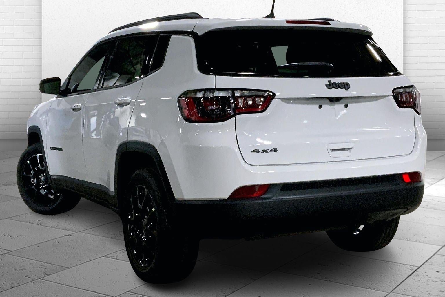 New 2026 Jeep Compass Latitude AWD/4WD image 3