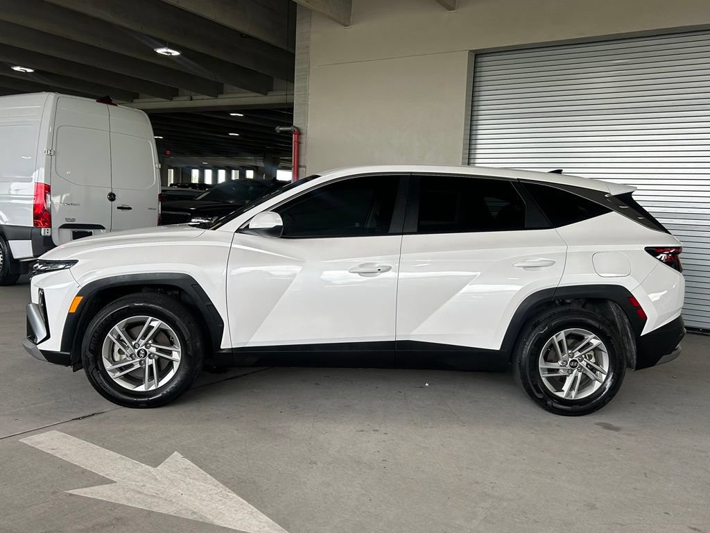 Used 2025 Hyundai Tucson SE FWD image 8