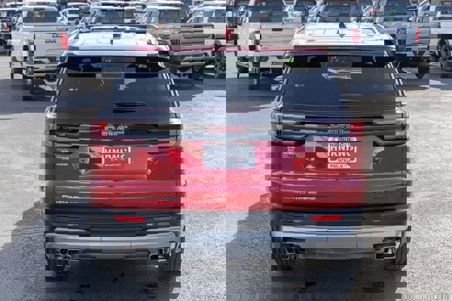 Used 2025 GMC Acadia Elevation image 28