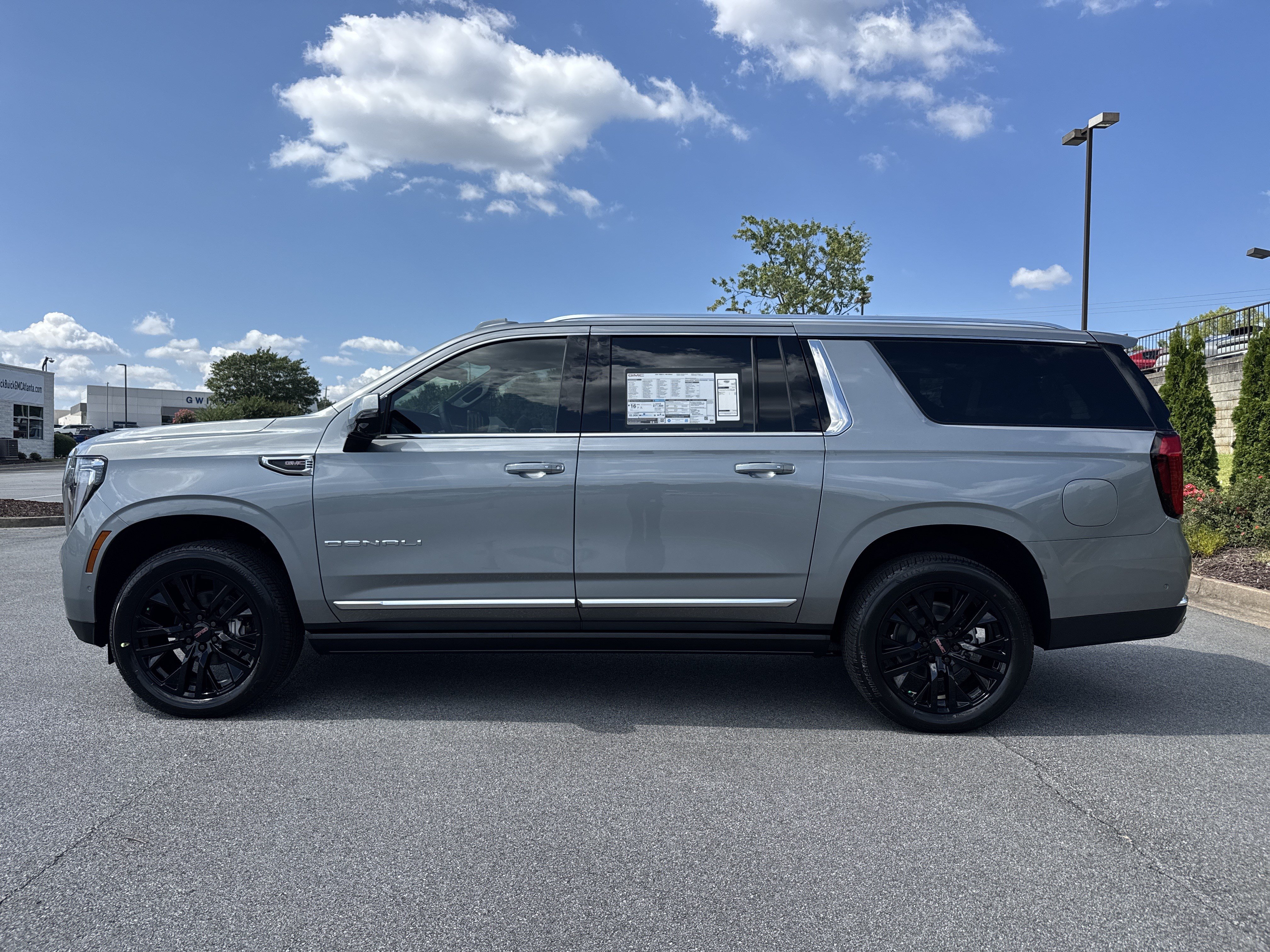 New 2026 GMC Yukon XL Denali w/ Sun & Power Step Package AWD/4WD image 7