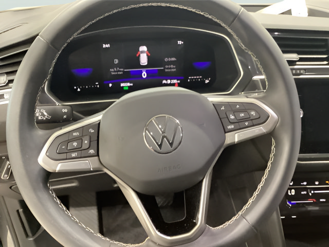 Certified 2023 Volkswagen Tiguan SE FWD image 6