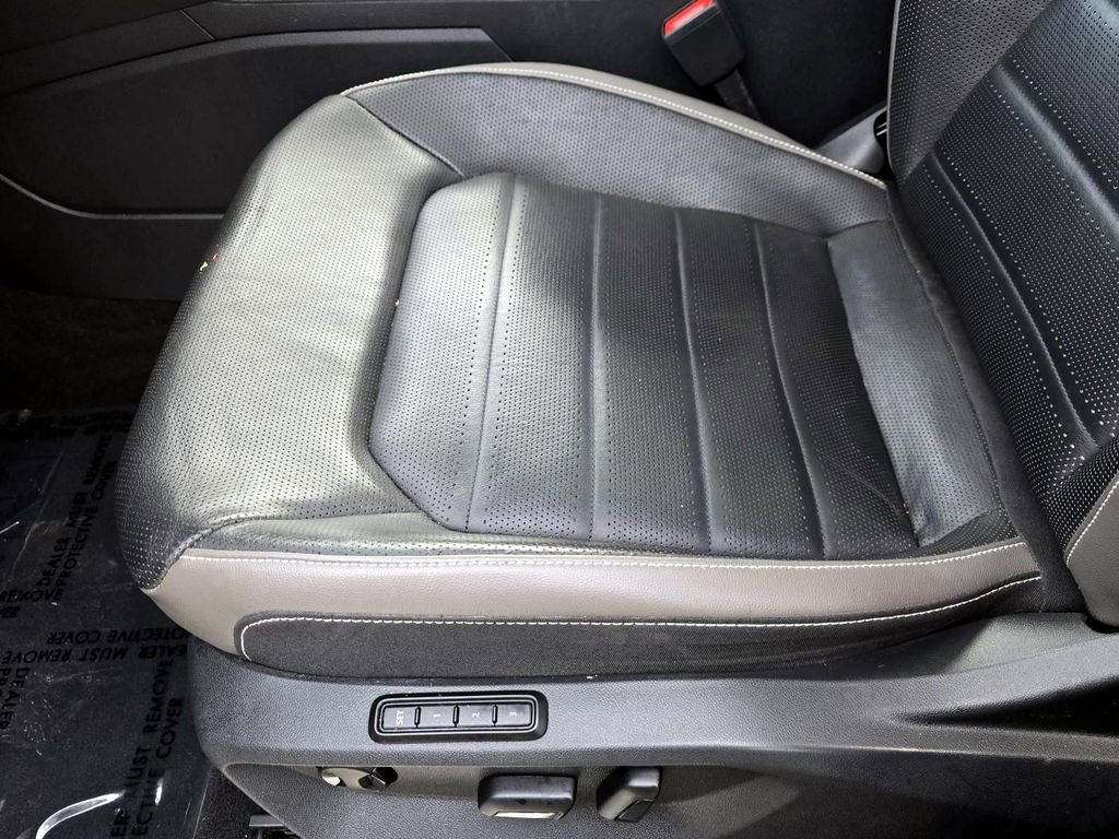 Certified 2021 Volkswagen Atlas Cross Sport SEL Premium image 25