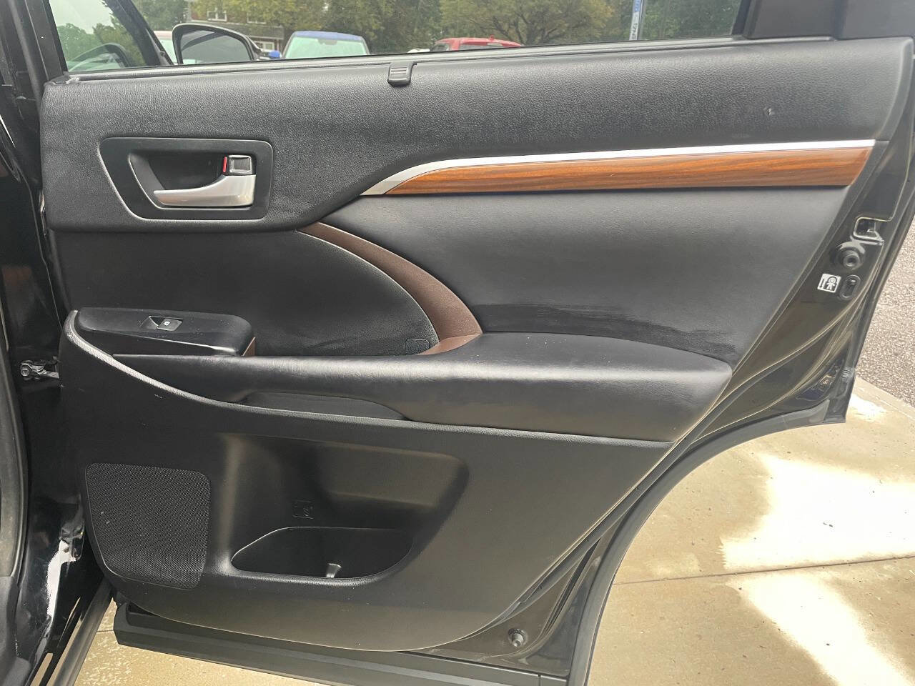 Used 2018 Toyota Highlander Limited image 19