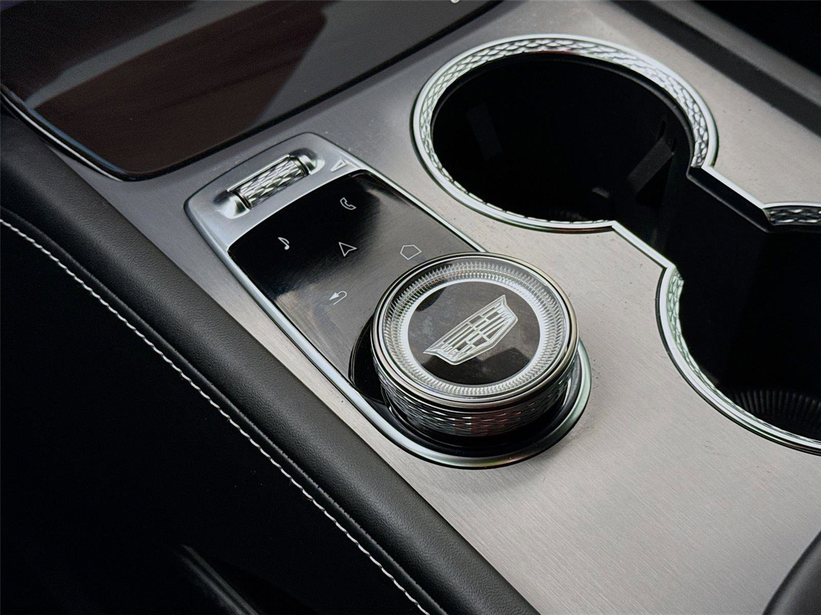 Used 2026 Cadillac Vistiq Platinum w/ LPO, Floor Liner Package image 11