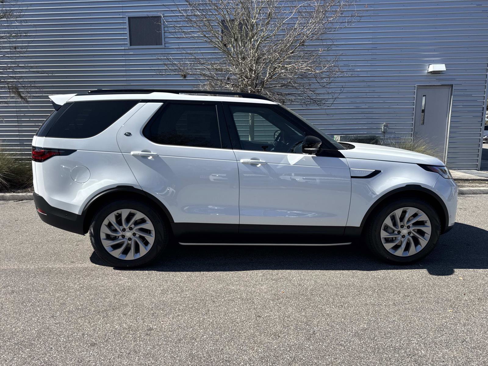 New 2026 Land Rover Discovery S AWD/4WD image 5