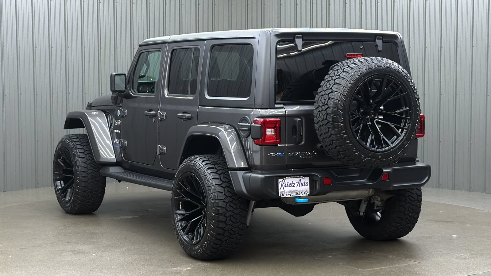 Used 2023 Jeep Wrangler Unlimited Sahara w/ Cold Weather Group AWD/4WD image 3