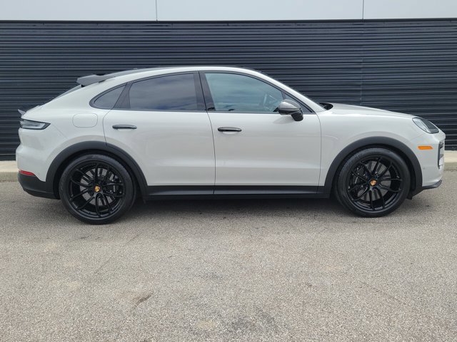 Certified 2025 Porsche Cayenne Turbo GT AWD/4WD image 6