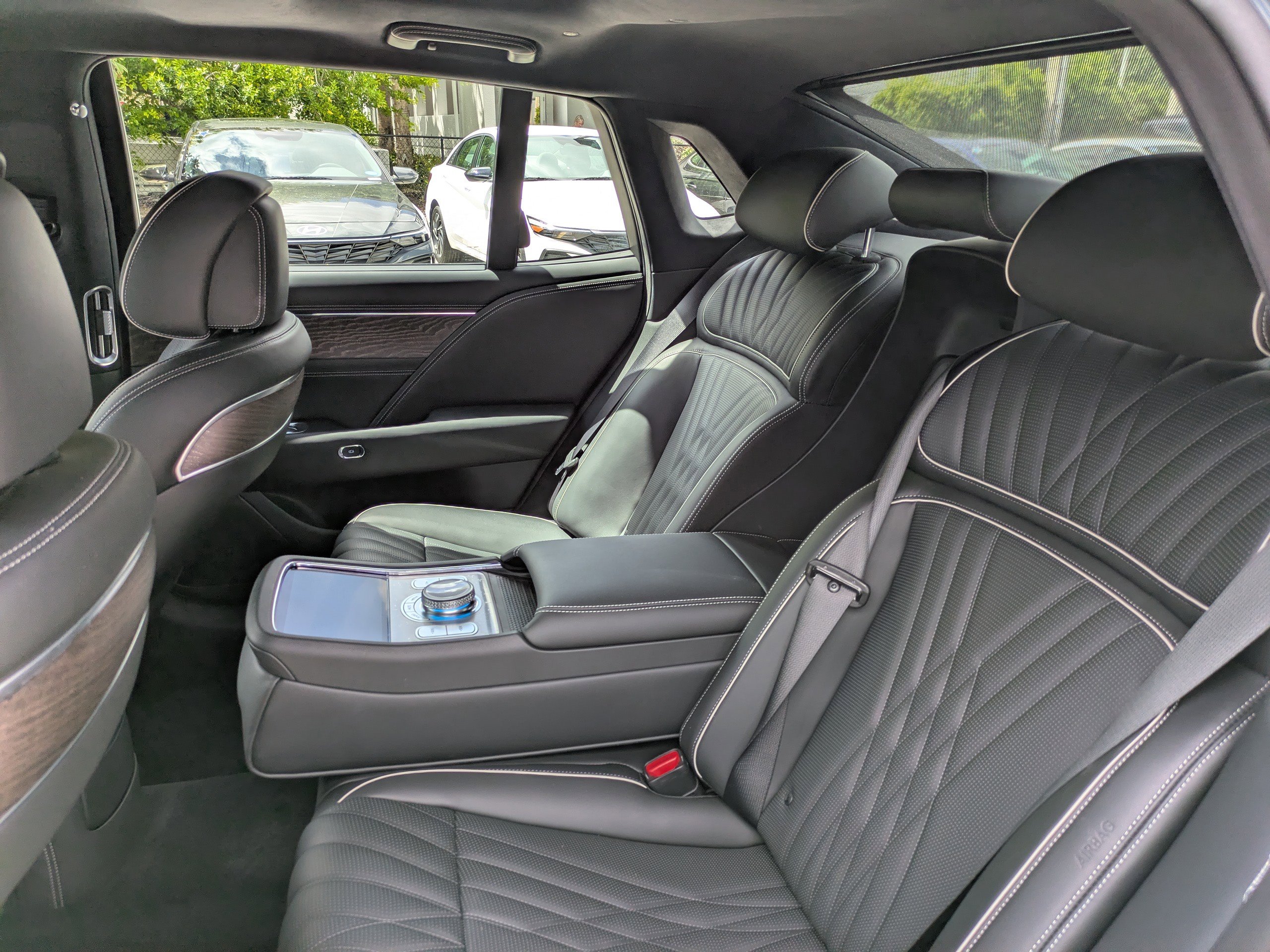 Certified 2023 Genesis G90 3.5T image 13