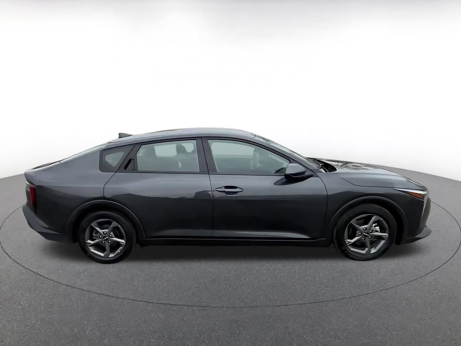 Used 2025 Kia K4 FWD image 16