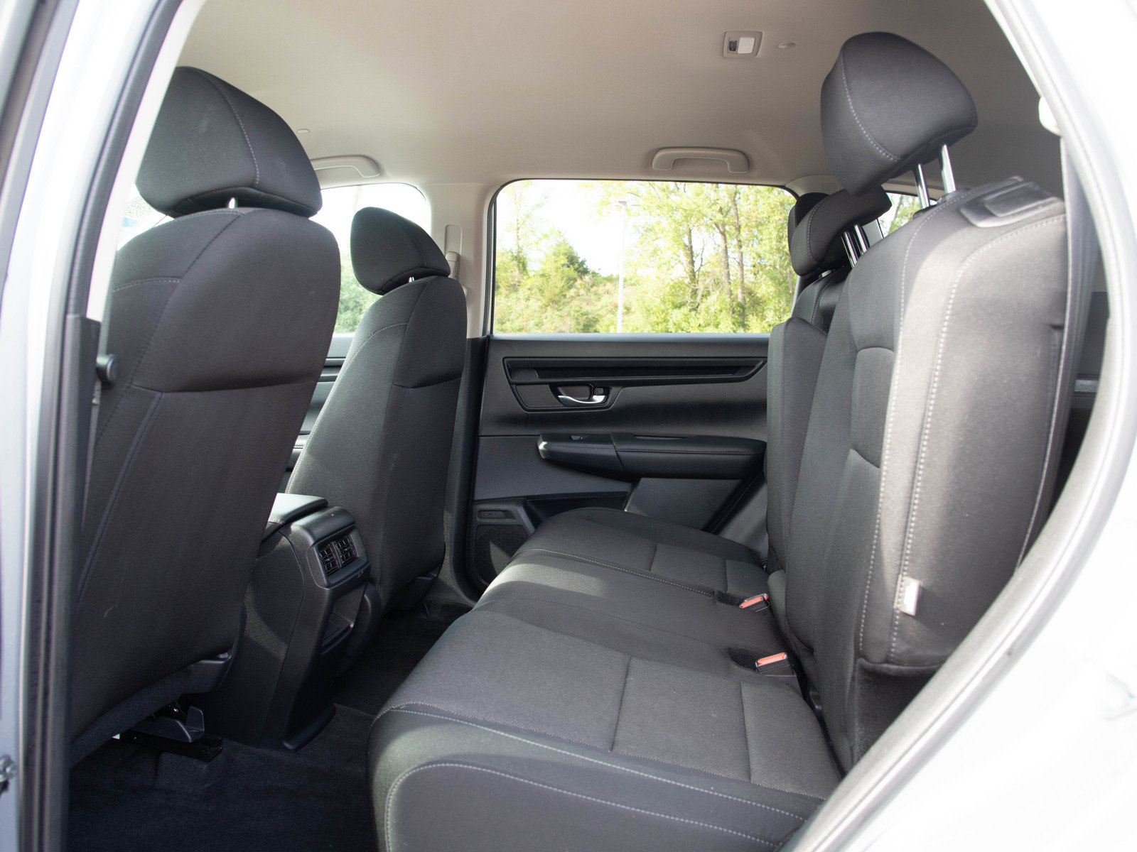 Used 2025 Honda CR-V LX image 14