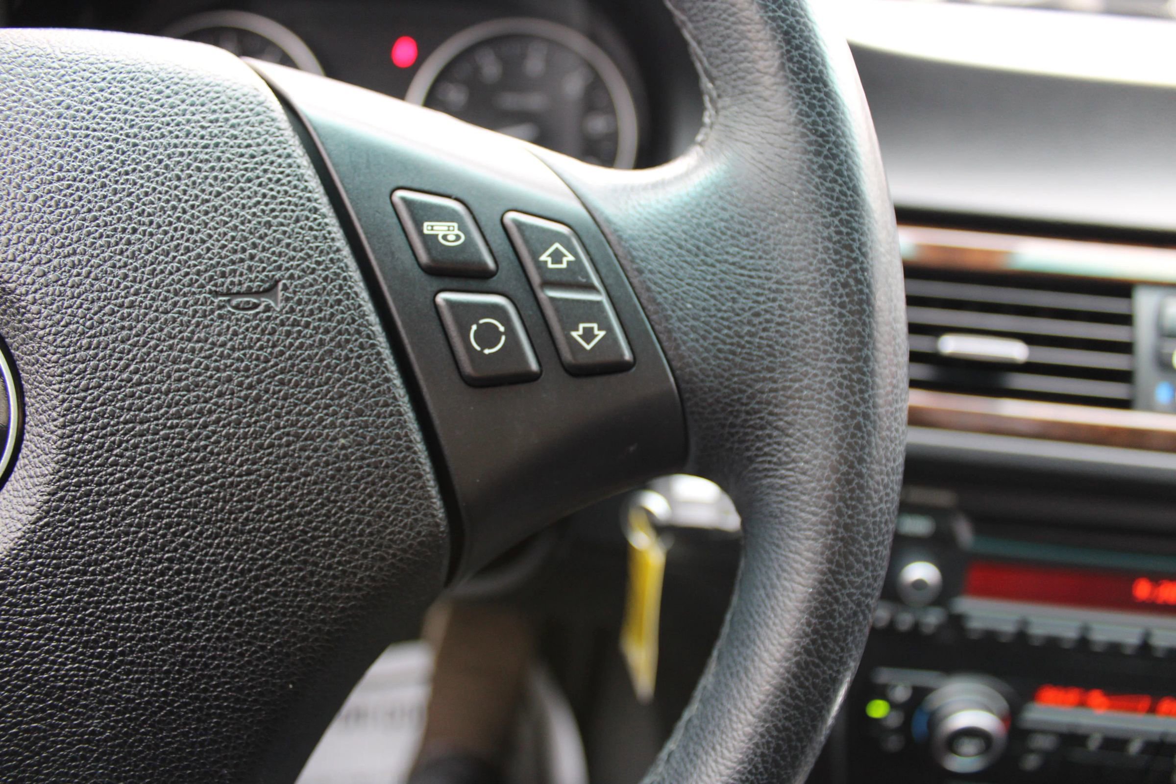 Used 2011 BMW 328i xDrive Sedan w/ Premium Pkg image 9