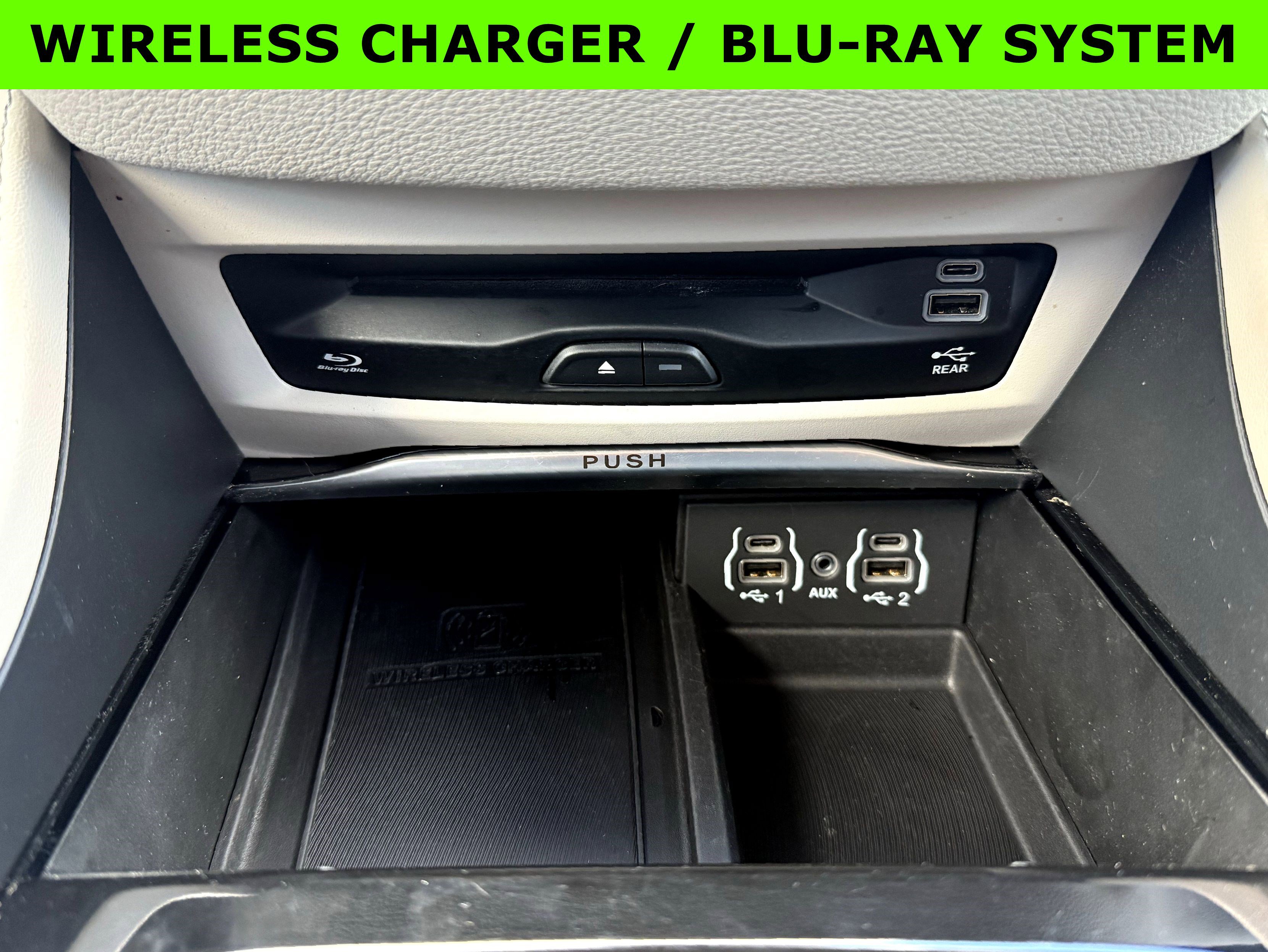 Used 2023 Chrysler Pacifica Limited w/ Uconnect Theater Family Group image 27