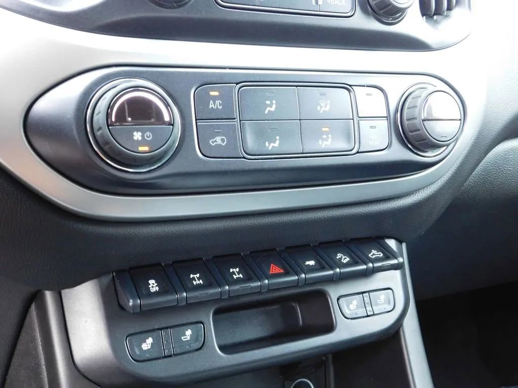 Used 2021 Chevrolet Colorado ZR2 image 18