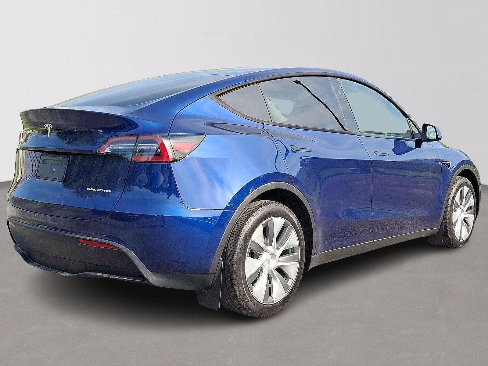 Used 2023 Tesla Model Y Long Range AWD/4WD image 6