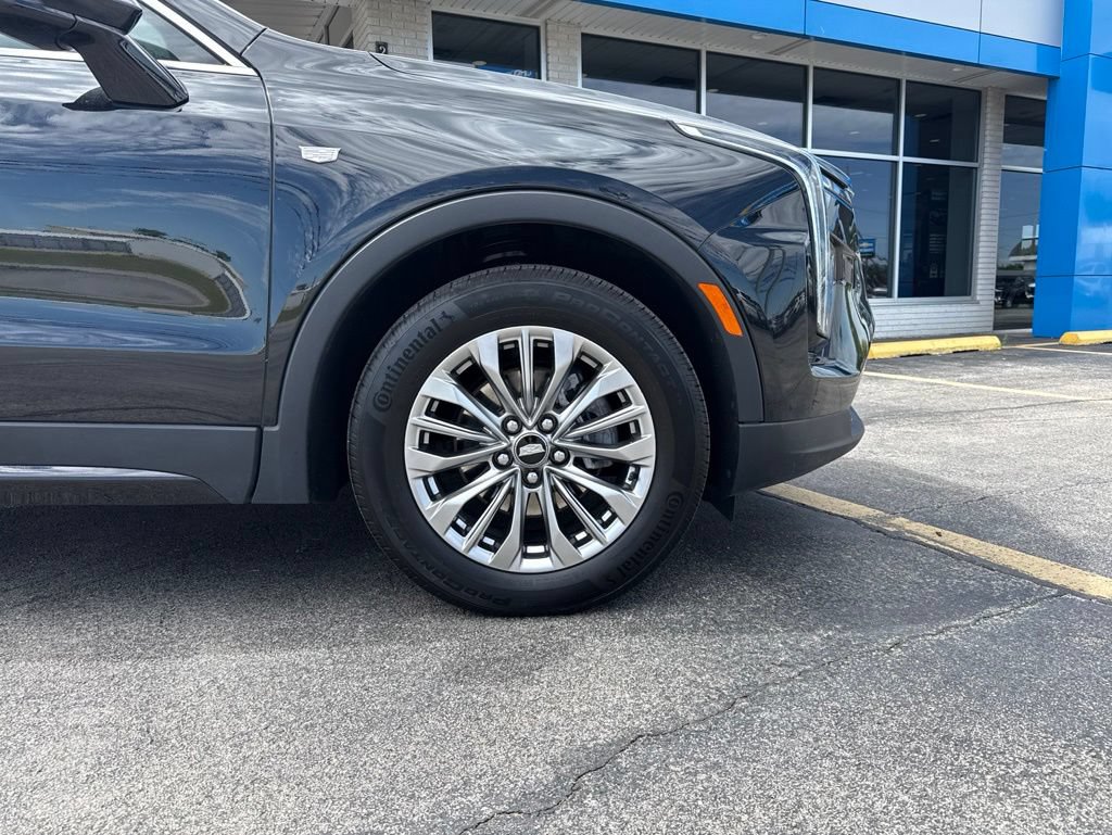 Used 2024 Cadillac XT4 Premium Luxury w/ Cold Weather Package AWD/4WD image 3