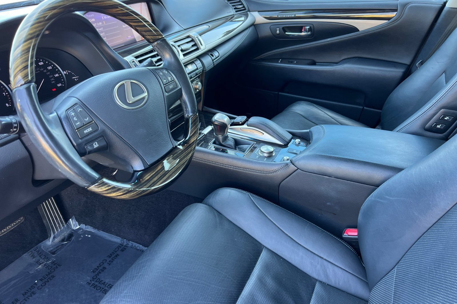 Used 2016 Lexus LS 460 w/ Comfort Package RWD image 13
