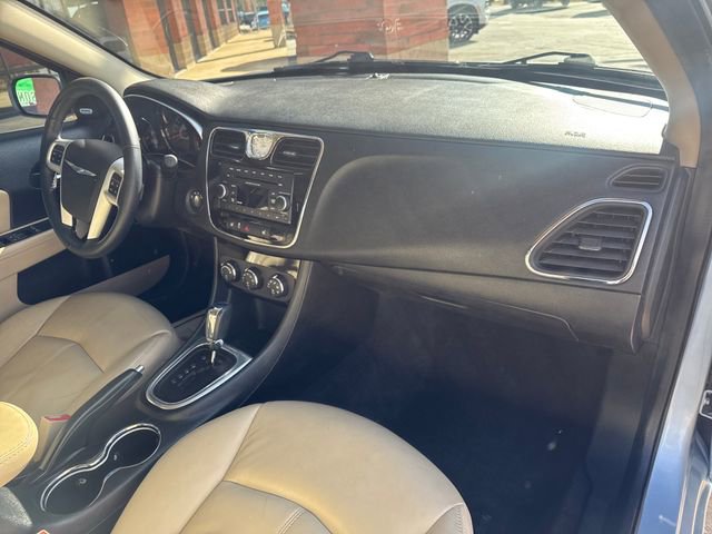 Used 2013 Chrysler 200 Limited image 10