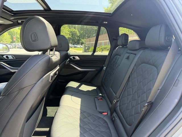 Used 2025 BMW X5 xDrive50e AWD/4WD image 27