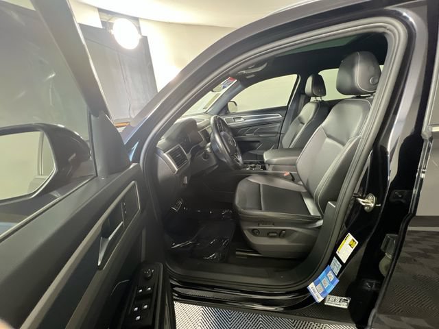 Used 2020 Volkswagen Atlas Cross Sport SEL R-Line w/ Cross Sport MDO Package AWD/4WD image 14