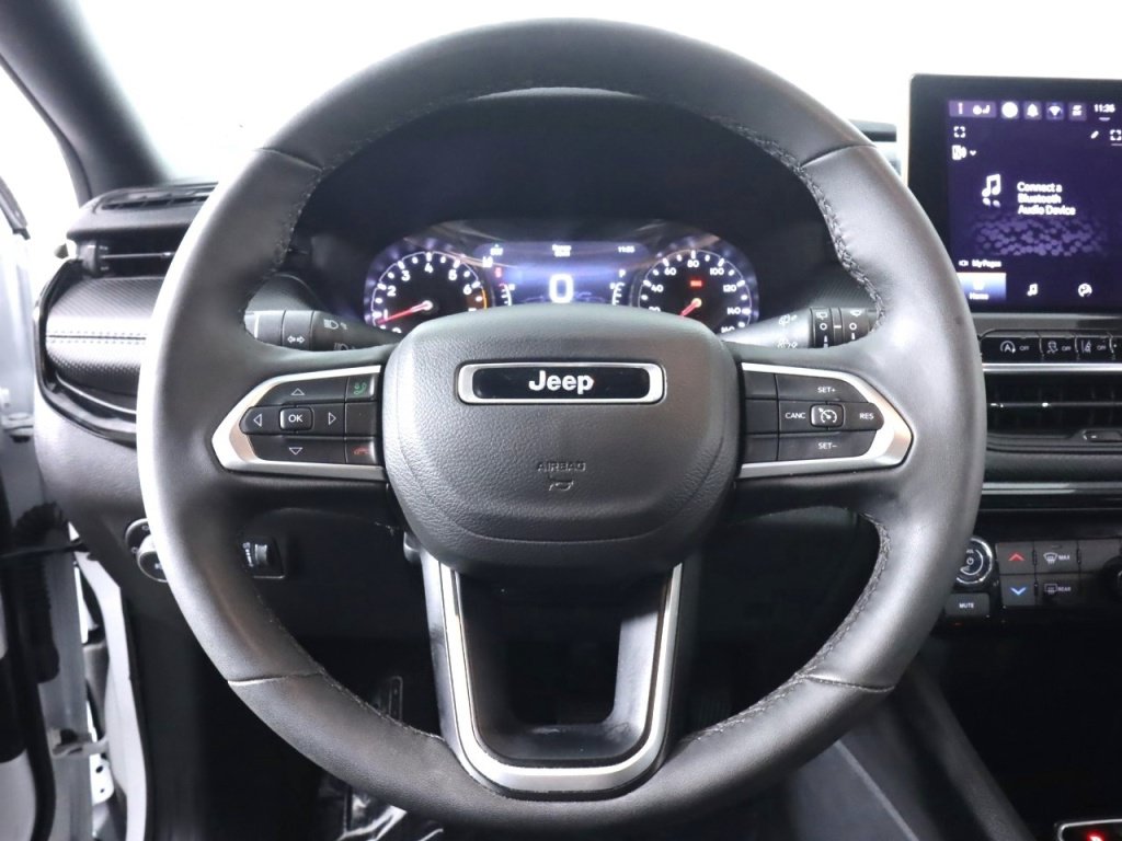 Used 2025 Jeep Compass Latitude w/ Altitude Special Edition AWD/4WD image 11