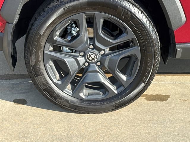 Used 2025 Toyota RAV4 XLE Premium FWD image 9