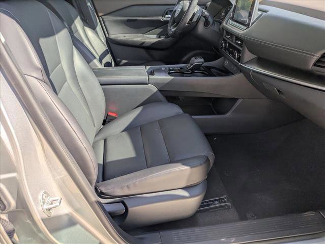 Used 2023 Nissan Rogue SV w/ SV Premium B Package image 19