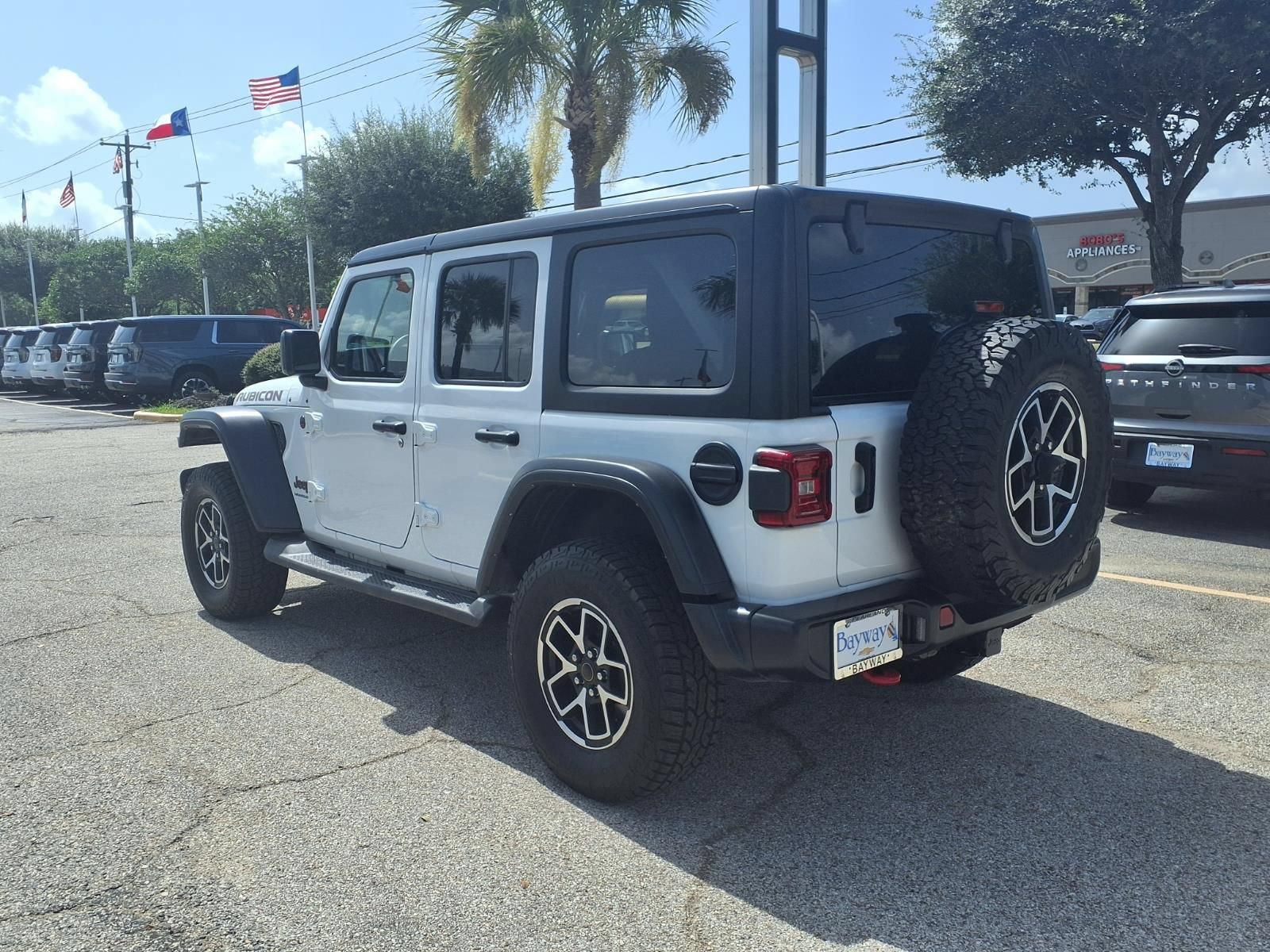 Used 2024 Jeep Wrangler Unlimited Rubicon AWD/4WD image 23