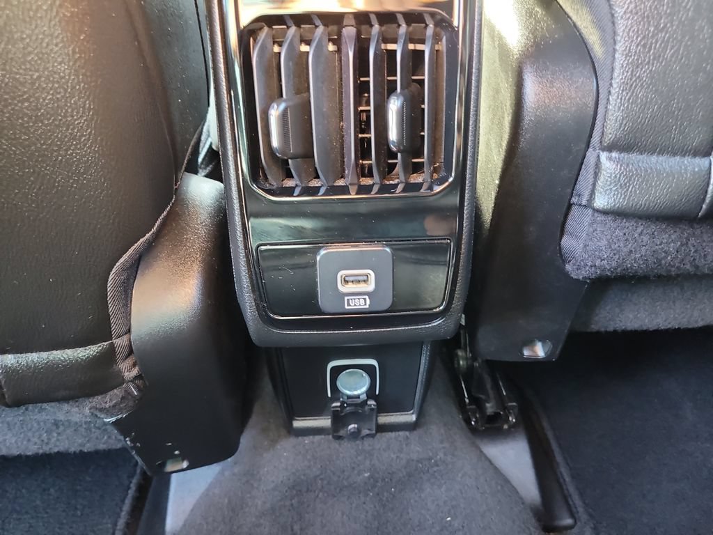 Used 2024 Jeep Compass Latitude AWD/4WD image 16