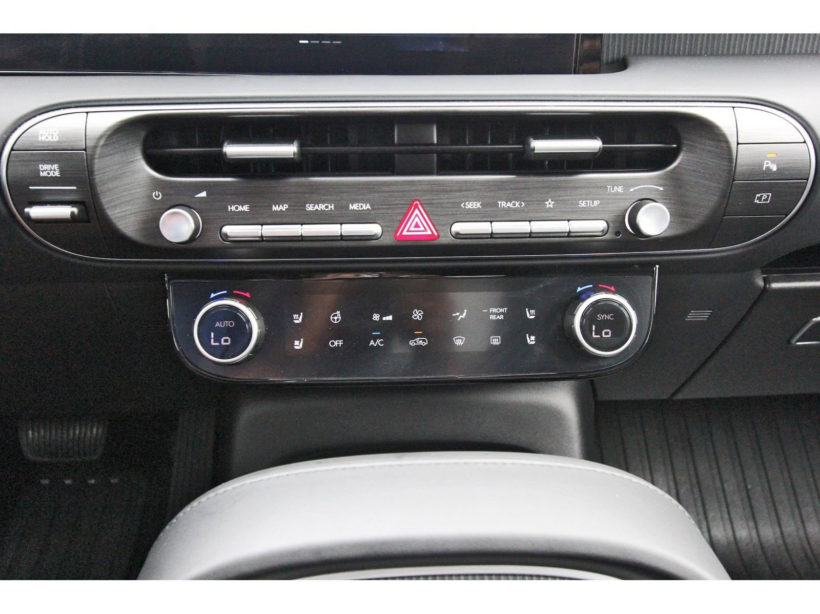 Certified 2026 Hyundai Palisade Calligraphy FWD image 27
