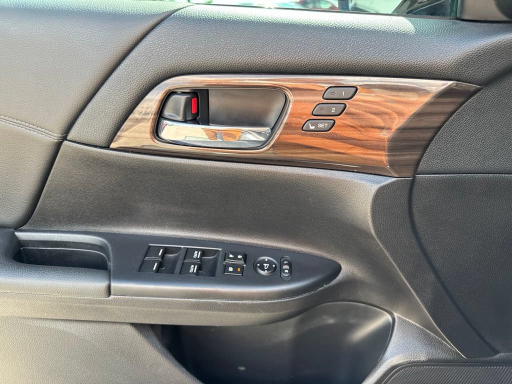 Used 2016 Honda Accord EX-L image 14