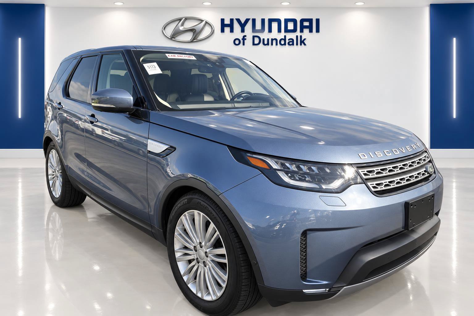 Used 2020 Land Rover Discovery HSE Luxury AWD/4WD image 3