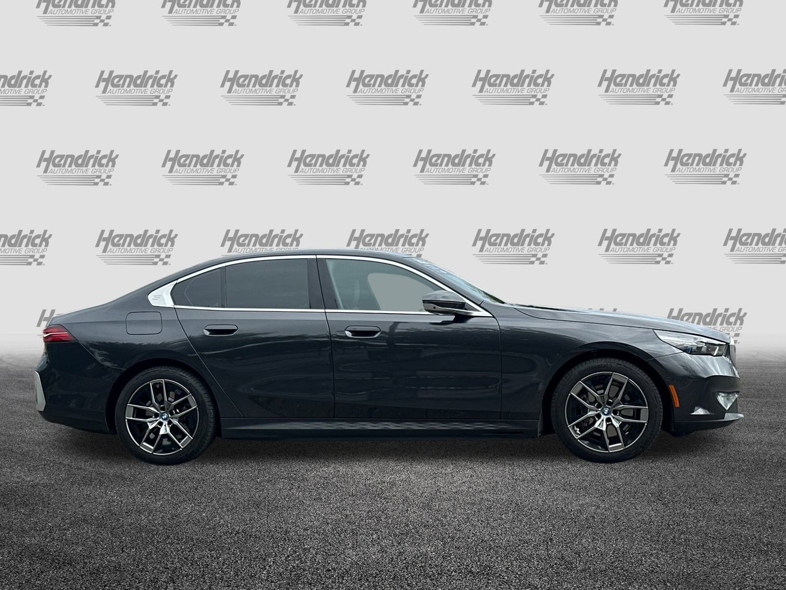 Certified 2024 BMW i5 eDrive40i w/ Premium Package image 3