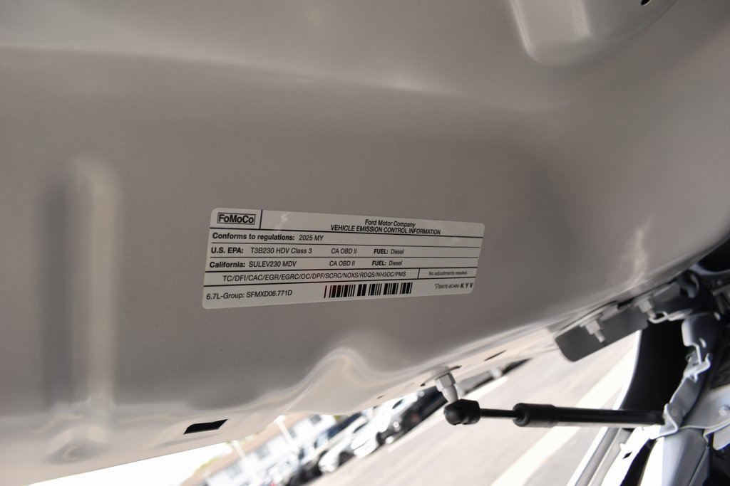 Used 2025 Ford F450 Lariat w/ FX4 Off-Road Package image 33