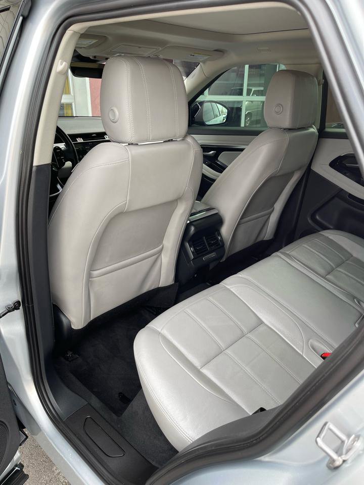 Used 2020 Land Rover Range Rover Evoque SE image 13