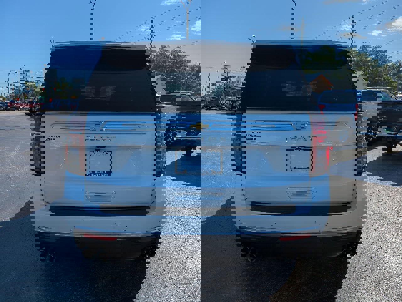 Used 2023 Chevrolet Tahoe High Country w/ Premium Package 2 AWD/4WD image 5