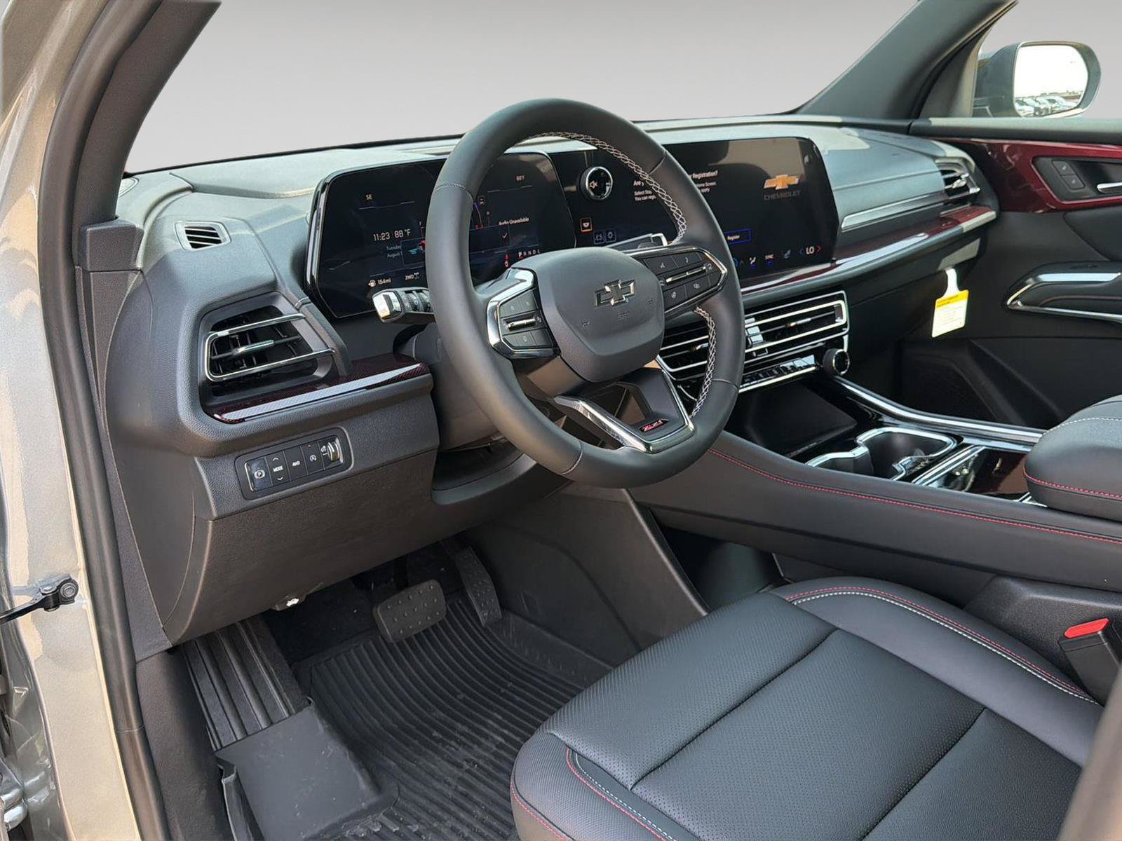 New 2026 Chevrolet Traverse Z71 w/ Driver Confidence Package AWD/4WD image 15